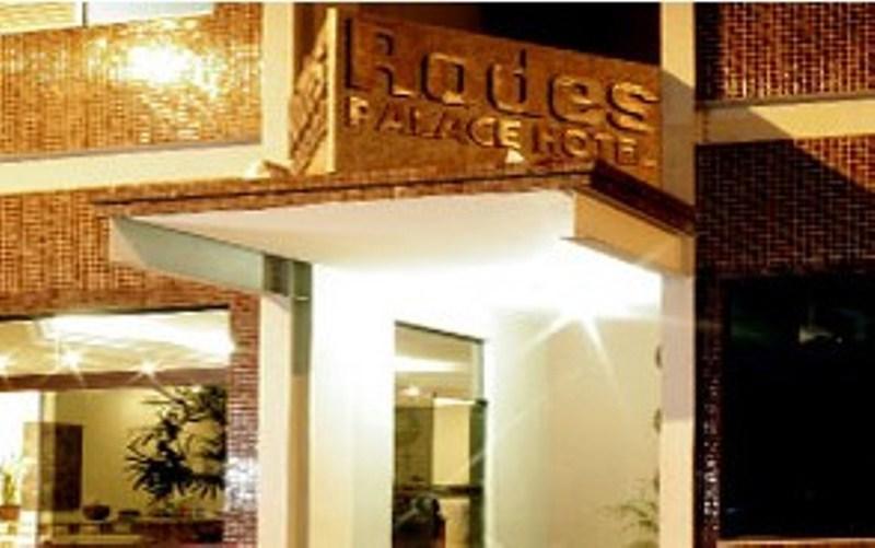 Rodes Palace Hotel ปาโตรซินิโอ ภายนอก รูปภาพ