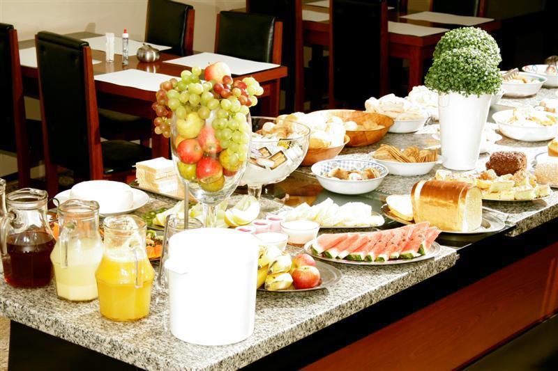 Rodes Palace Hotel ปาโตรซินิโอ ภายนอก รูปภาพ