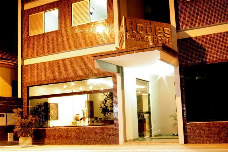 Rodes Palace Hotel ปาโตรซินิโอ ภายนอก รูปภาพ